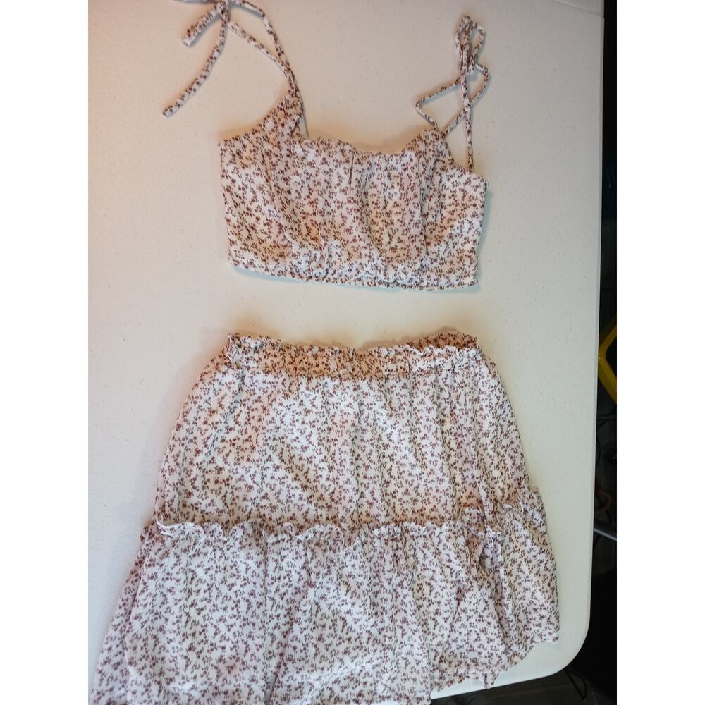 Forever 21 top and skirt set size S Coquette with tiny flowers ready for summer